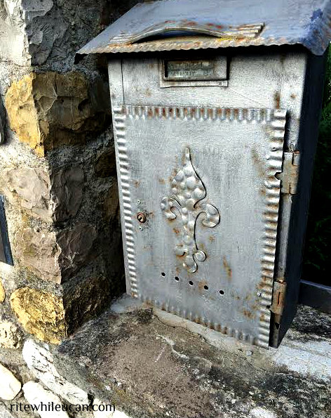 mailbox, snailmail, italy